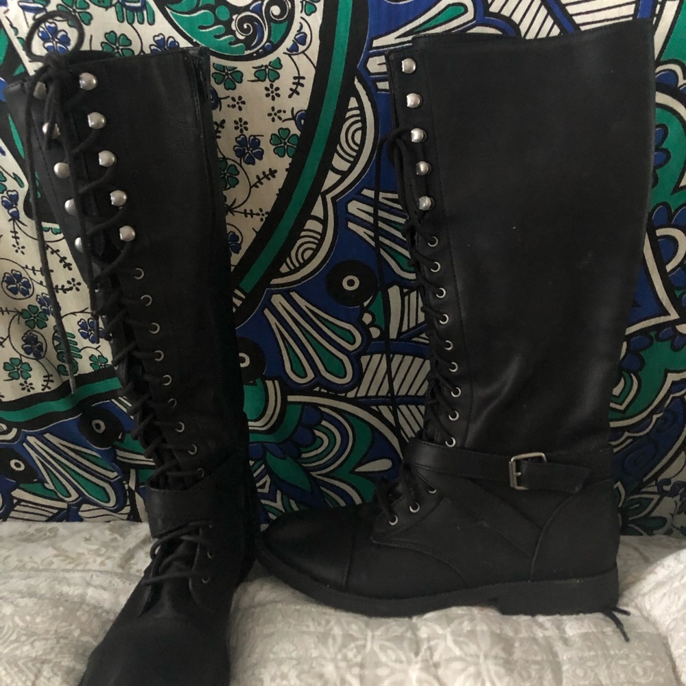 TARGET WOMENS LACE UP BOOT SIZE 10